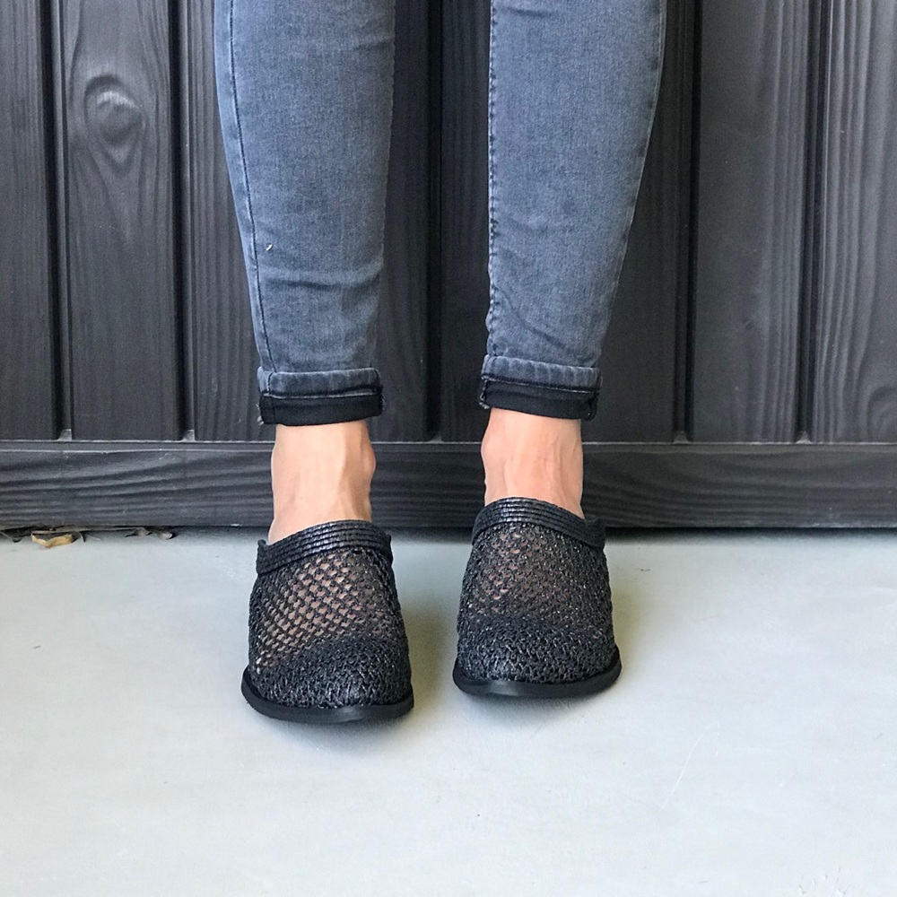 NIB Black Woven Closed Tow Low Heel Mule Clog - Picture 4 of 8
